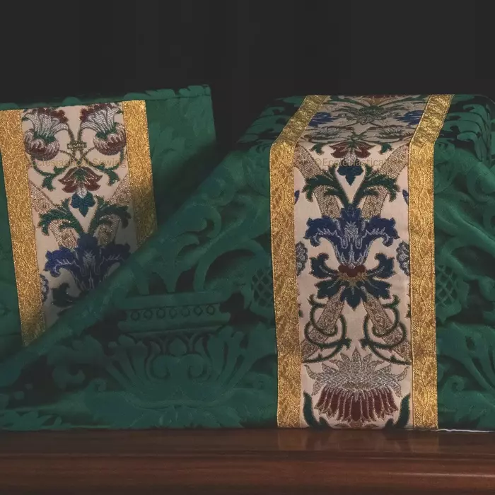 Green St. Nicoalas Silk damask with Green Lurex Aragon tapestry Chalice Veil and Burse