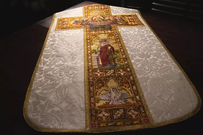 Roman Fiddleback Chasuble