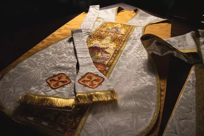 Roman Fiddleback Chasuble