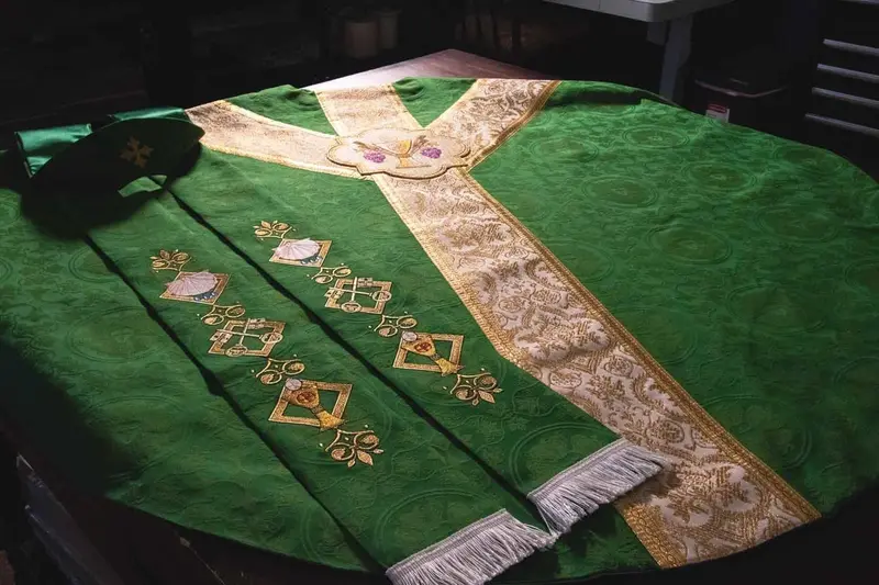 Sacraments Chalice Shell Pastor Stole | Green Pastor Priest Stoles