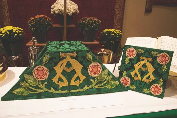 Green Chalice Veil and Burse design at Ecclesiastical Sewing